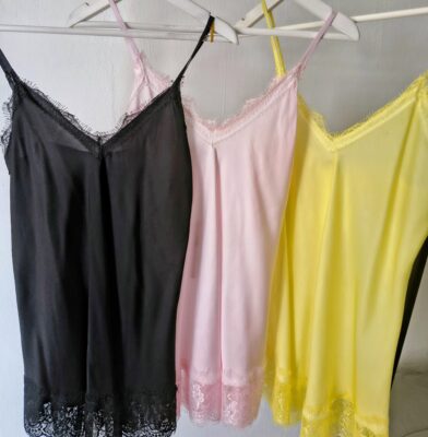Lencera con Puntilla y Tirantes Ajustables Rosa o Amarillo