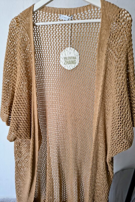 Rebequita de Punto Camel de Red | Elegancia y Comodidad