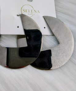 Pendientes de aro color plata originales para looks elegantes