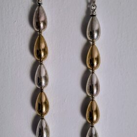 Collar de Perlas Doradas y Plateadas Elegante