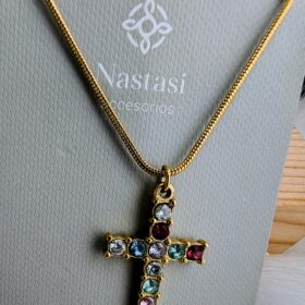 Collar Cruz Dorada con Brillantes Multicolor Elegante