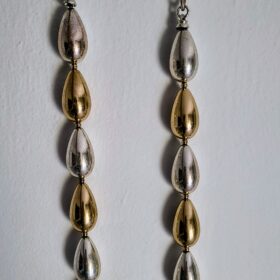 Collar de Perlas Doradas y Plateadas Elegante