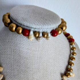 Collar Estrella de Mar y Conchas Dorado Bronce con Rojo