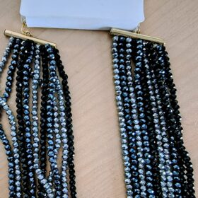 .Collar de Perlitas Brillantes Gris, Negro y Plata Elegante