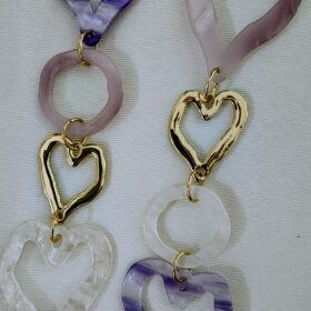 Collar Corazón Lila y Dorado Elegante para Eventos