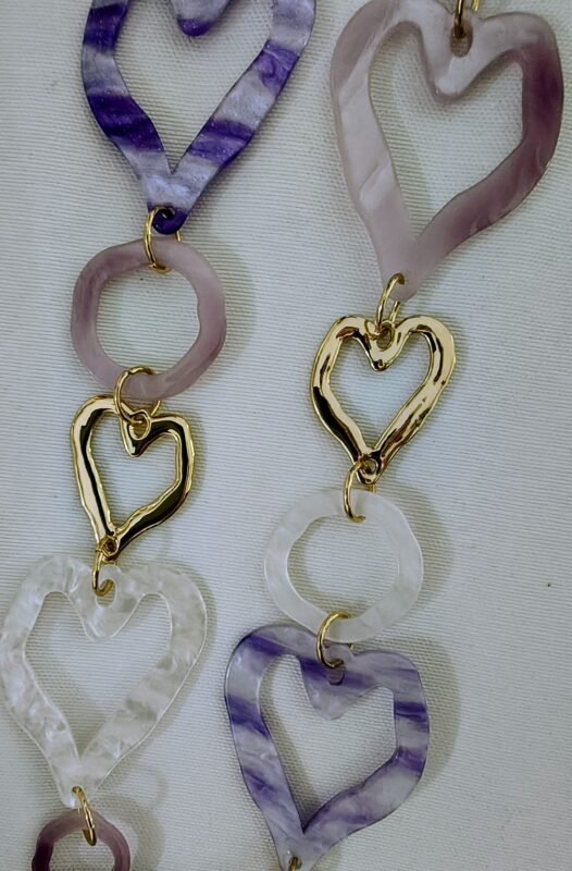Collar Corazón Lila y Dorado Elegante para Eventos