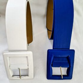 Cinturón Ancho de Polipiel con Hebilla XL – Blanco y Azul