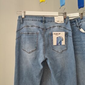 Jeans Push Up Acampanados con Brillantes Azul Claro