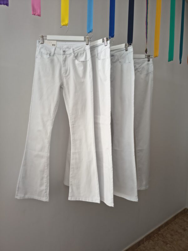 Pantalón Vaquero Acampanado Blanco Push Up para Mujer