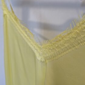 Lencera con Puntilla y Tirantes Ajustables Rosa o Amarillo