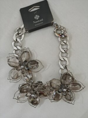 Collar Plateado de Eslabones y Flores Exclusivas