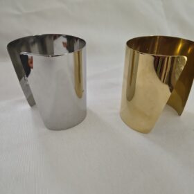 Brazalete ancho de fantasía dorado y plata elegante
