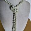 Collar Largo de Perlas Disponible en Blanco y Rojo