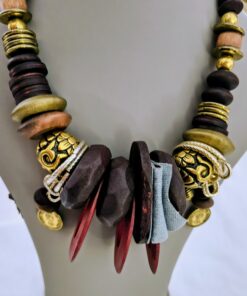Collar Granate de Madera y Metal Dorado Vintage Original
