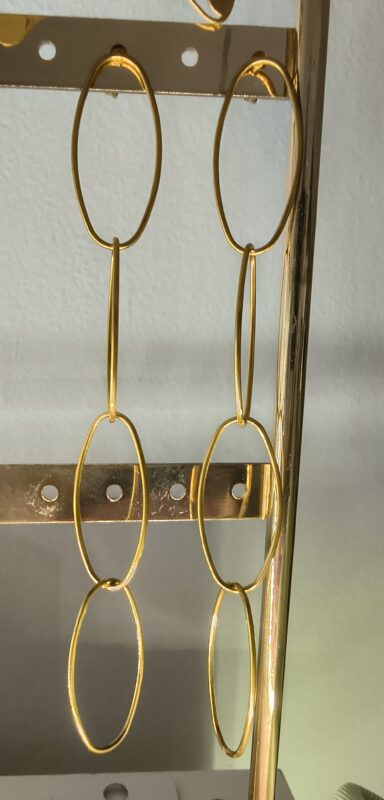 Pendientes Largos Dorados  y Eslabones Finos