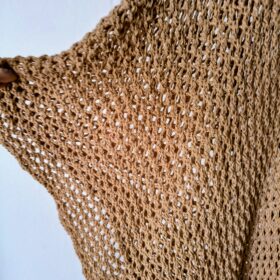 Rebequita de Punto Camel de Red | Elegancia y Comodidad