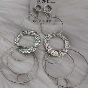 Pendientes Largos Plateados de Aros Originales y Ligeros