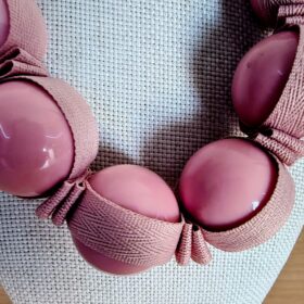 Collar de Bolas Rosa Palo Ajustable